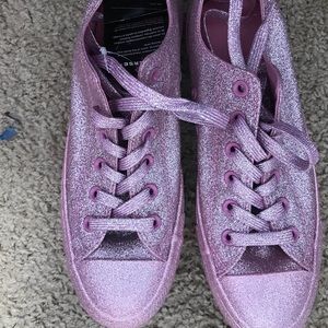 Pink, full glitter converse.